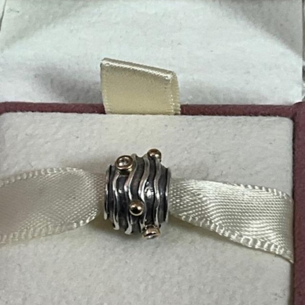 RETIRED RARE Pandora 925 & 14K Gold Diamond Ripple Twinkle Charm 790209D